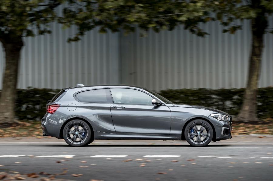  BMW M140i 3-Door (F21) 2016 года  (UK) (фото 14 из 17)